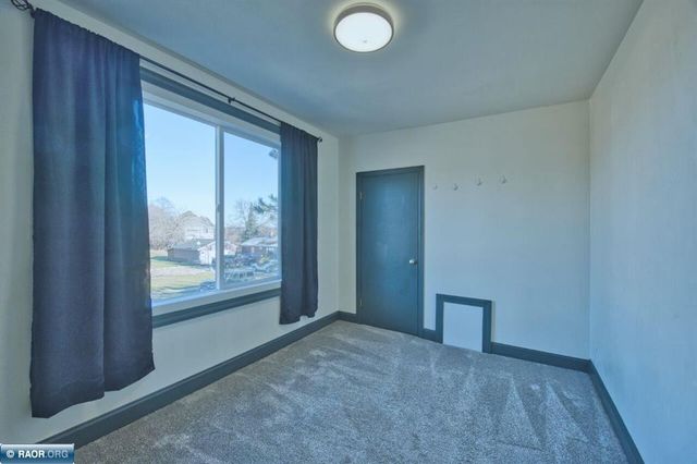 109 E Florida Avenue, Gilbert, MN 55741