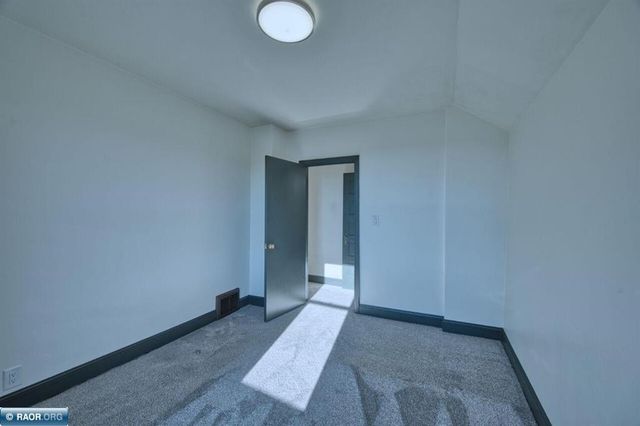 109 E Florida Avenue, Gilbert, MN 55741