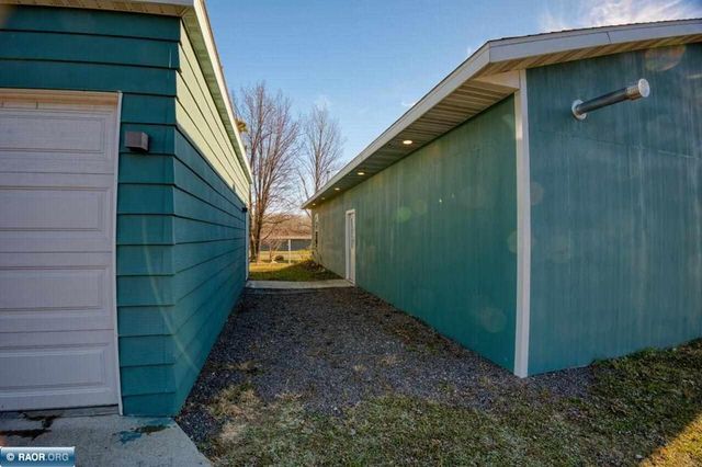 109 E Florida Avenue, Gilbert, MN 55741