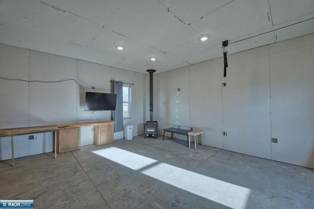 109 E Florida Avenue, Gilbert, MN 55741