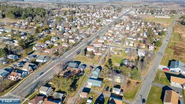 109 E Florida Avenue, Gilbert, MN 55741