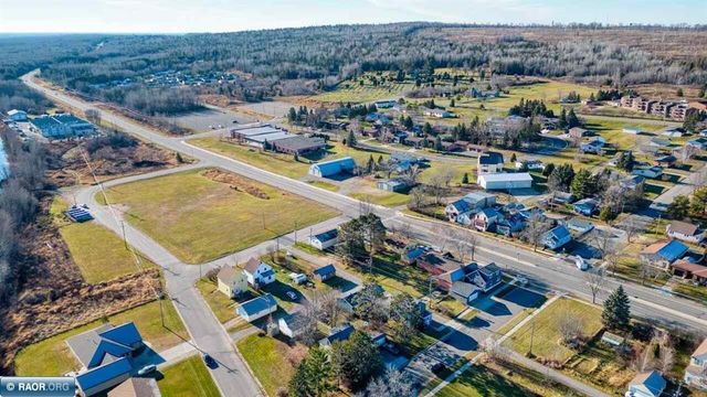 109 E Florida Avenue, Gilbert, MN 55741