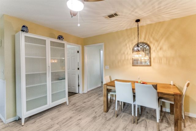 500 S Las Vegas Trail, White Settlement, TX 76108
