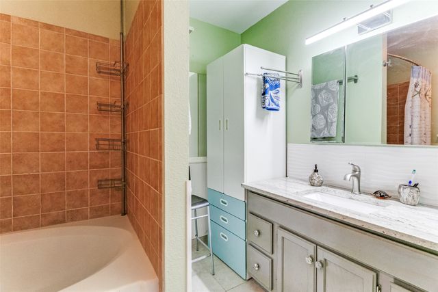 500 S Las Vegas Trail, White Settlement, TX 76108