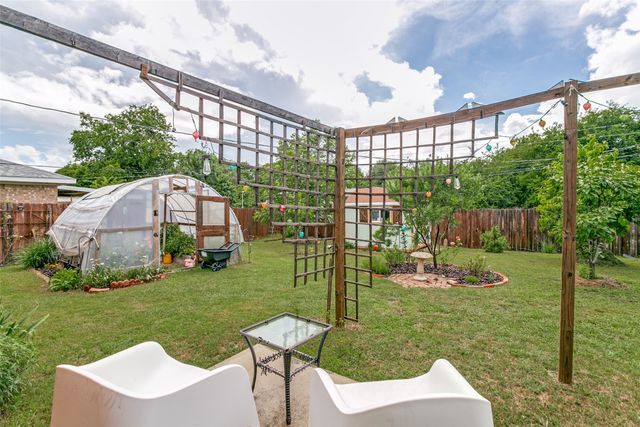 500 S Las Vegas Trail, White Settlement, TX 76108