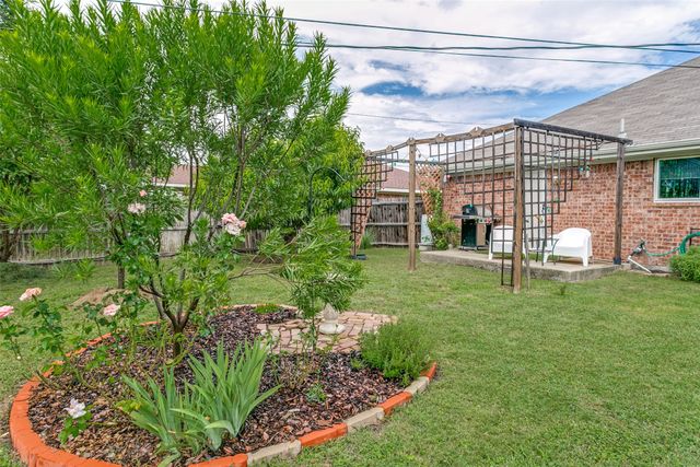 500 S Las Vegas Trail, White Settlement, TX 76108