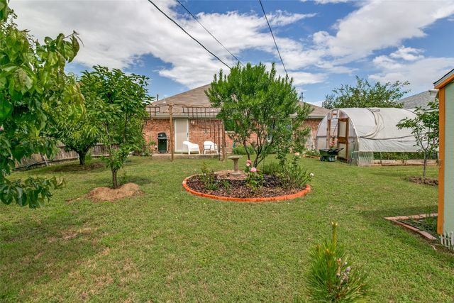 500 S Las Vegas Trail, White Settlement, TX 76108