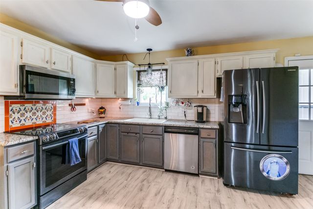 500 S Las Vegas Trail, White Settlement, TX 76108