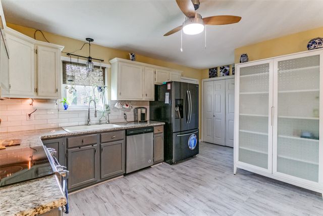500 S Las Vegas Trail, White Settlement, TX 76108
