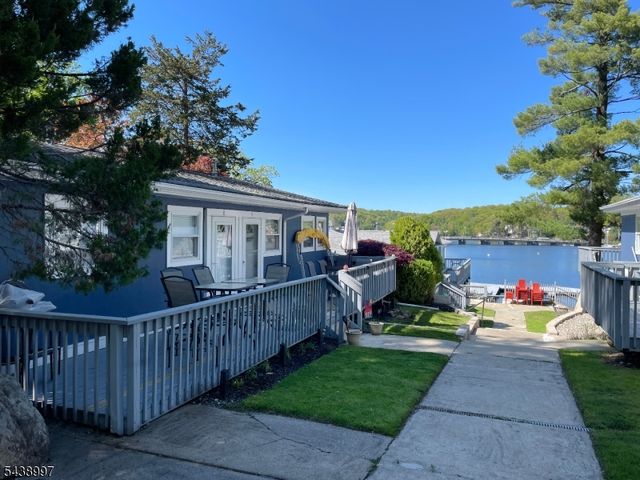 431 Lakeside Blvd 9, Hopatcong Boro, NJ 07843