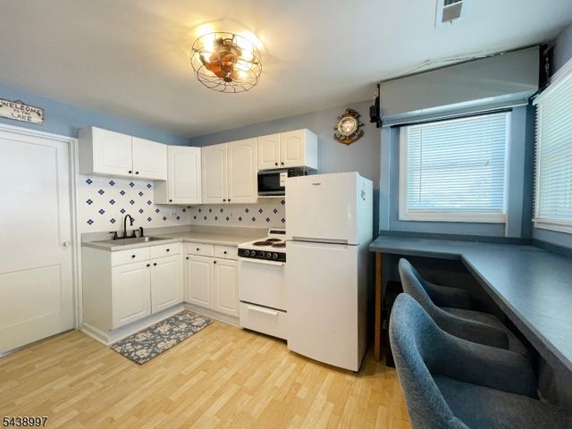 431 Lakeside Blvd 9, Hopatcong Boro, NJ 07843