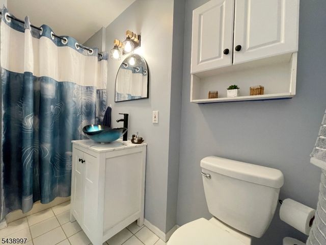 431 Lakeside Blvd 9, Hopatcong Boro, NJ 07843
