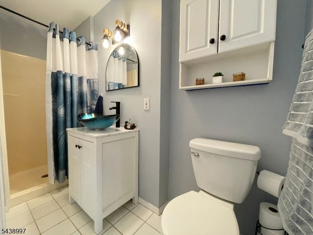 431 Lakeside Blvd 9, Hopatcong Boro, NJ 07843