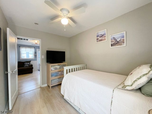431 Lakeside Blvd 9, Hopatcong Boro, NJ 07843