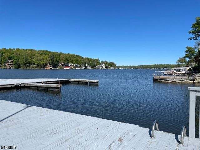 431 Lakeside Blvd 9, Hopatcong Boro, NJ 07843