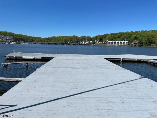 431 Lakeside Blvd 9, Hopatcong Boro, NJ 07843