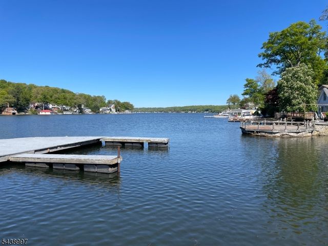 431 Lakeside Blvd 9, Hopatcong Boro, NJ 07843