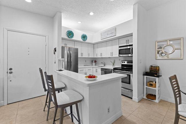 15492 Lakes Of Delray Boulevard 203, Delray Beach, FL 33484