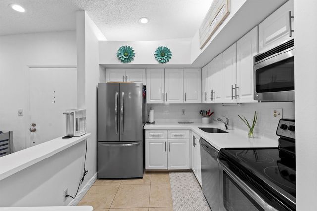 15492 Lakes Of Delray Boulevard 203, Delray Beach, FL 33484