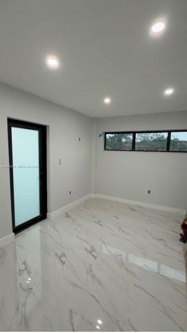 1085 NW 191st St E, Miami Gardens, FL 33169