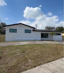 1085 NW 191st St E, Miami Gardens, FL 33169