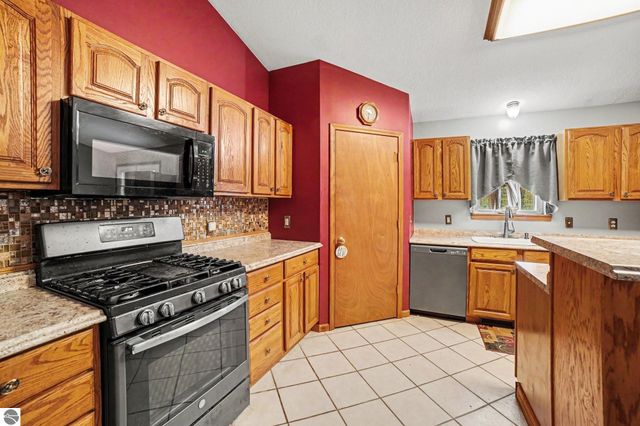 5955 Birchwood Trail, Lake, MI 48632