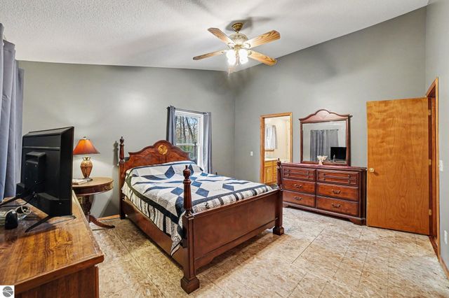 5955 Birchwood Trail, Lake, MI 48632