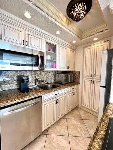 111 Briny Avenue 1908, Pompano Beach, FL 33062