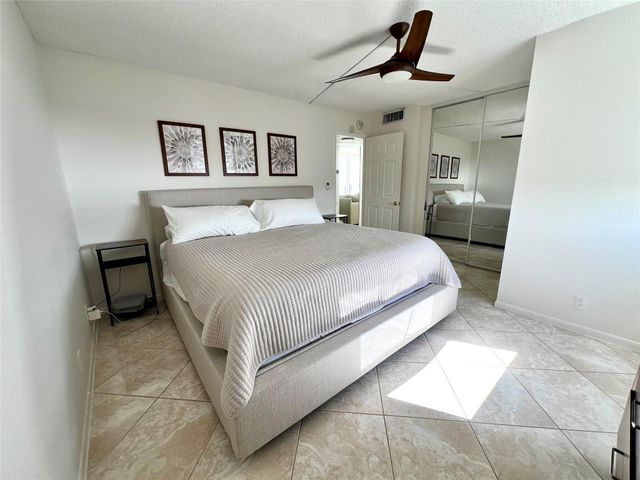 111 Briny Avenue 1908, Pompano Beach, FL 33062