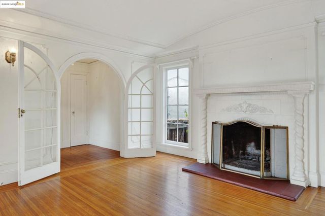 3710 Wisconsin St, Oakland, CA 94619