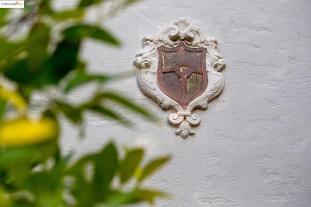 3710 Wisconsin St, Oakland, CA 94619