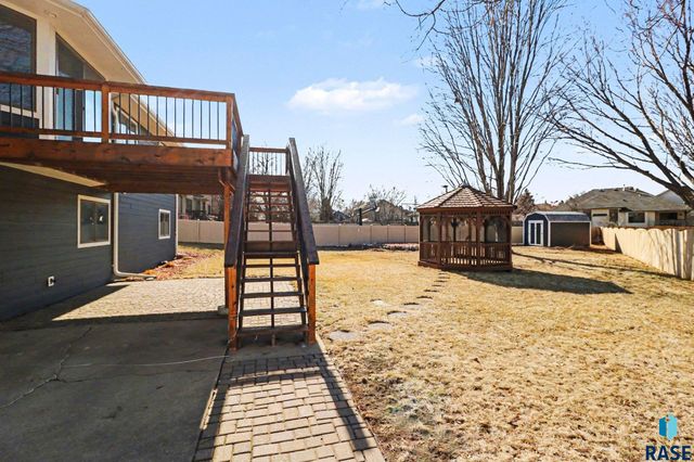 2305 S Roosevelt Ave Avenue, Sioux Falls, SD 57106