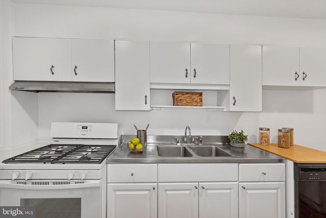 308 GREENLOW RD, Catonsville, MD 21228