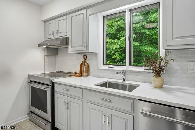 50 STONERIDGE ROAD, New Providence Boro, NJ 07901