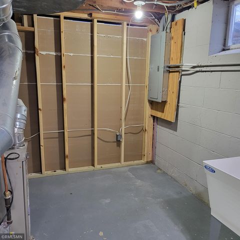 2308 16th Avenue E, North Saint Paul, MN 55109