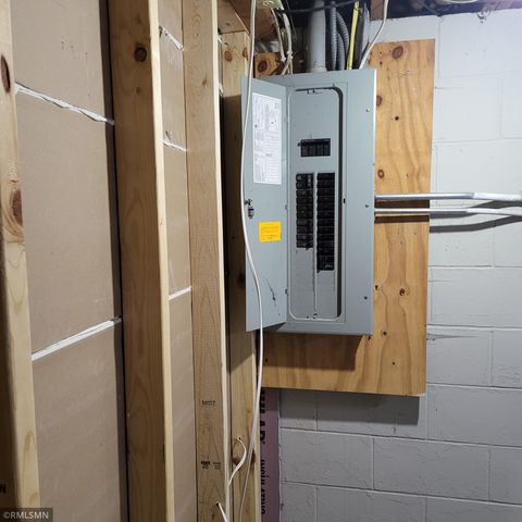 2308 16th Avenue E, North Saint Paul, MN 55109