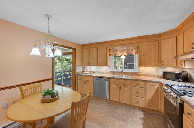 401 Cross St, Boylston, MA 01505