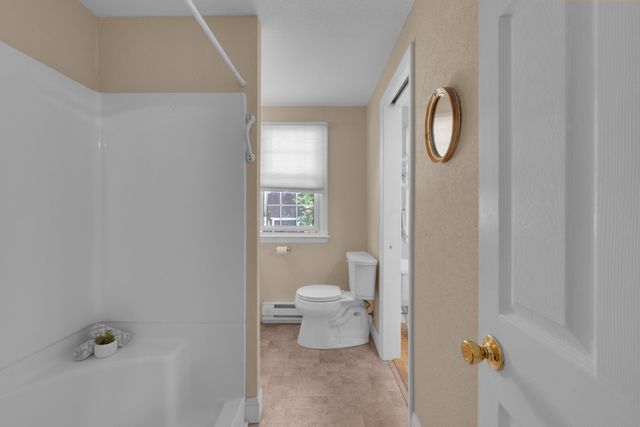 401 Cross St, Boylston, MA 01505
