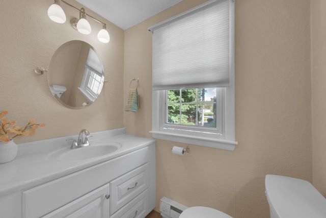 401 Cross St, Boylston, MA 01505
