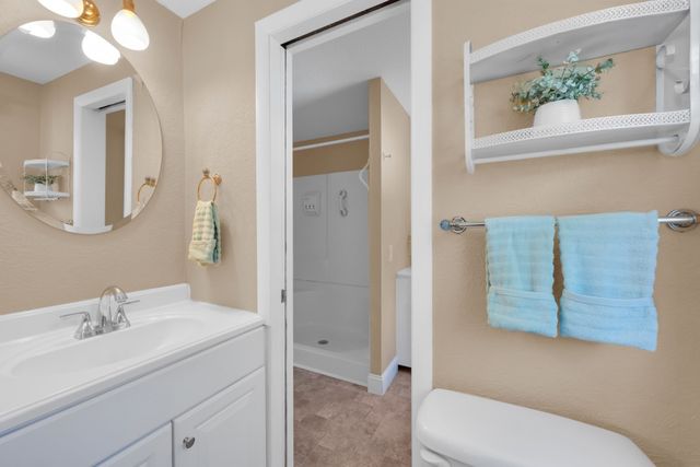 401 Cross St, Boylston, MA 01505