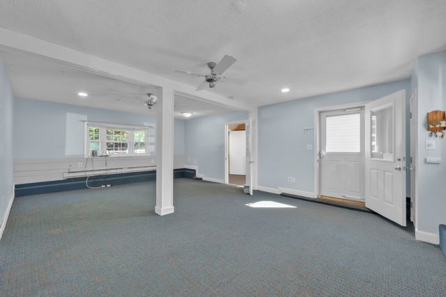 401 Cross St, Boylston, MA 01505
