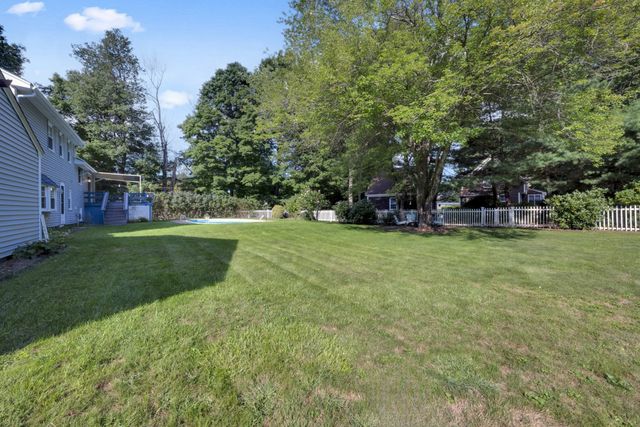 401 Cross St, Boylston, MA 01505