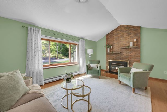 401 Cross St, Boylston, MA 01505