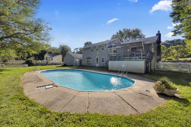 401 Cross St, Boylston, MA 01505