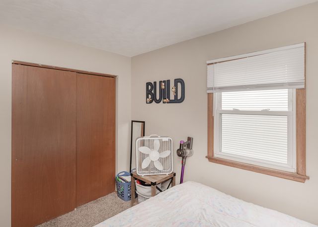 100 W Spring Street, Eldridge, IA 52748