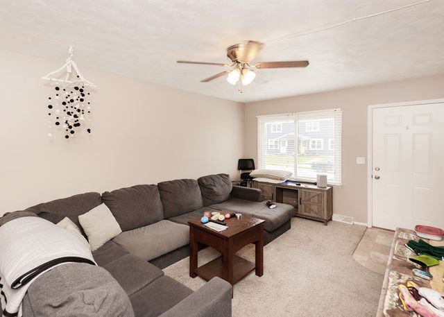 100 W Spring Street, Eldridge, IA 52748