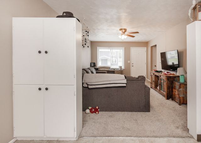 100 W Spring Street, Eldridge, IA 52748