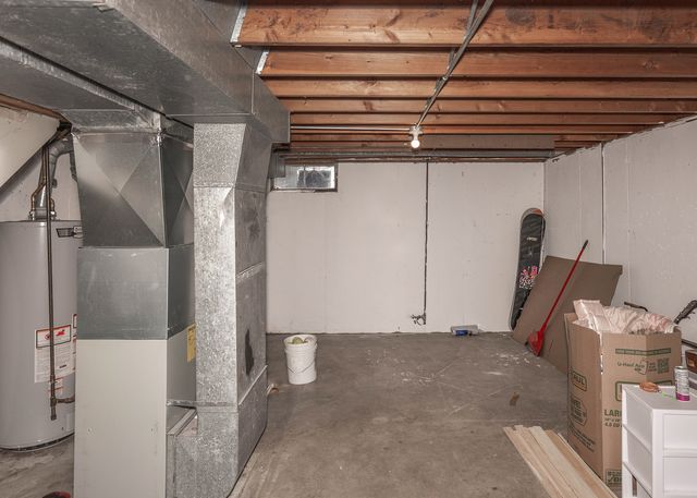 100 W Spring Street, Eldridge, IA 52748