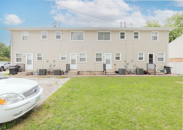 100 W Spring Street, Eldridge, IA 52748