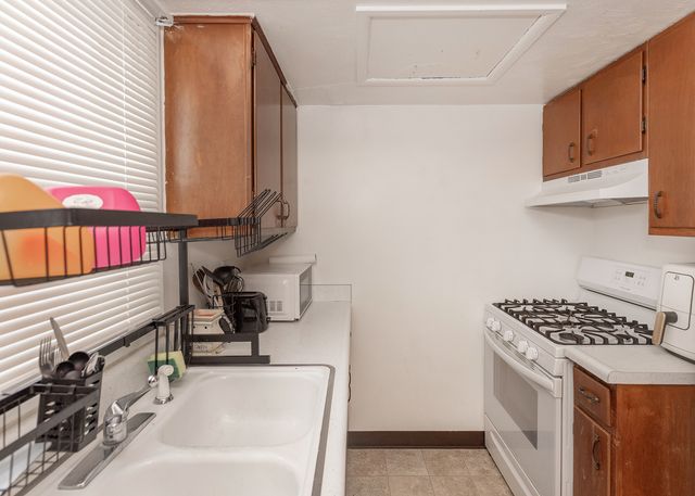 100 W Spring Street, Eldridge, IA 52748